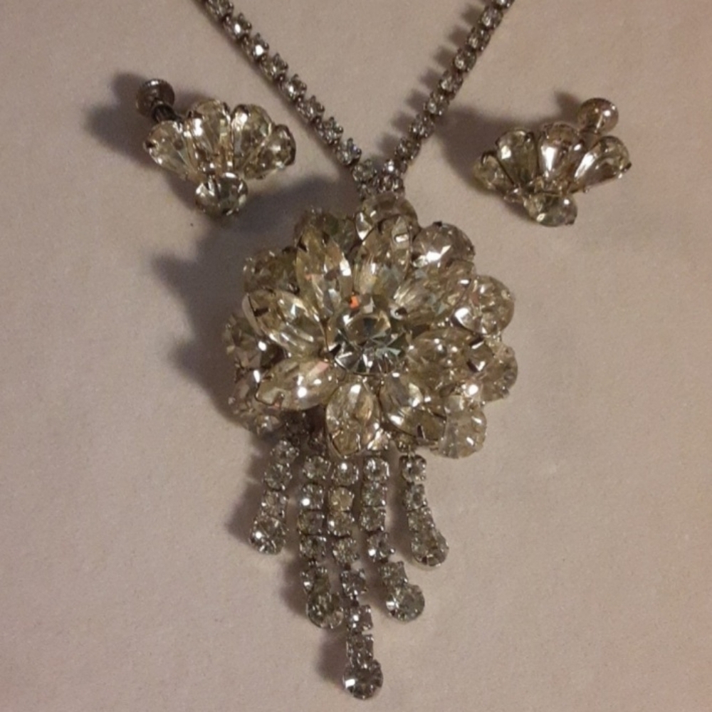 c1950 Crystal Flower Shaped Pendant Brooch w/ adorning Chain + Earring Set
